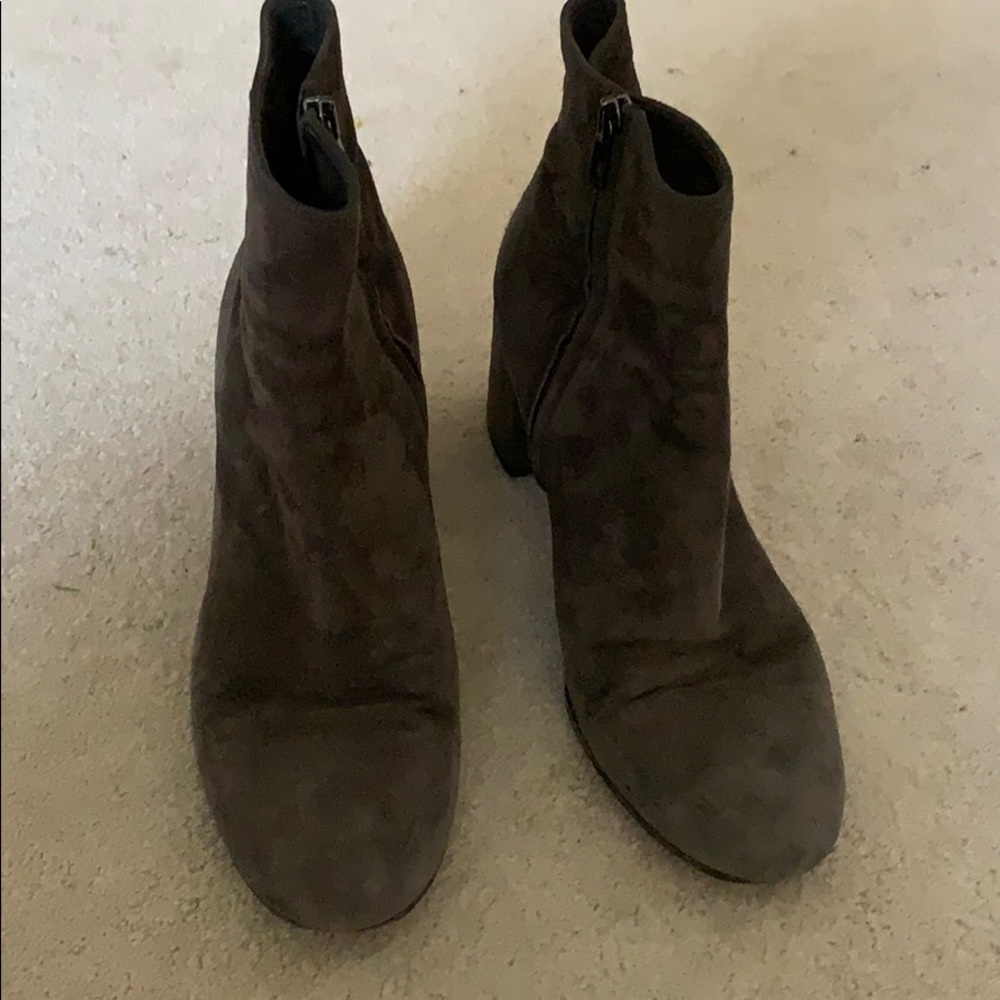 VINCE. Booties